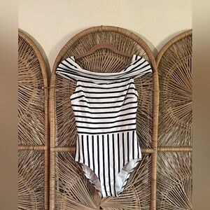 SOLID & STRIPED The Vera One Piece in Navy Breton